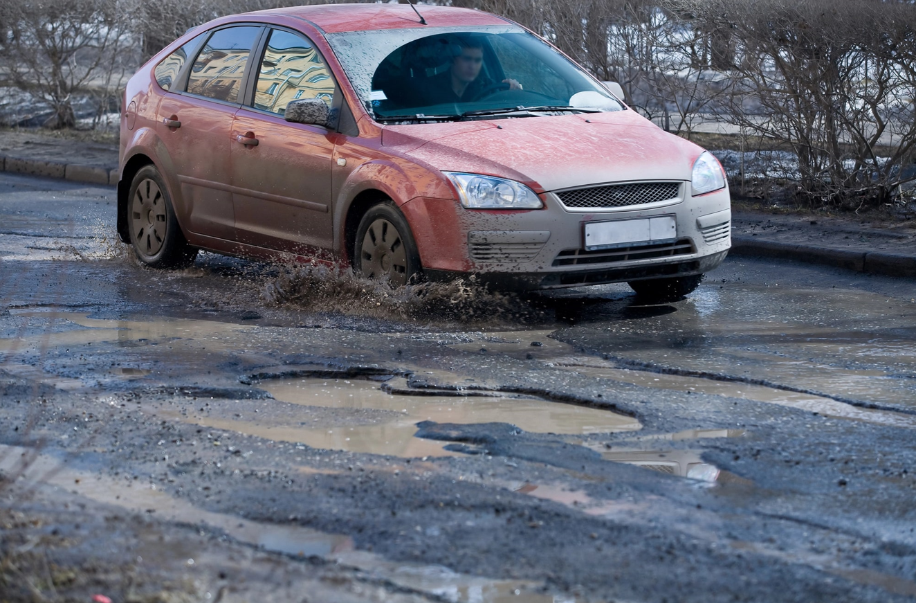 Conquer Potholes Like A Pro: Your Guide to Smooth Driving with Minit-Tune & Brake Auto Centres