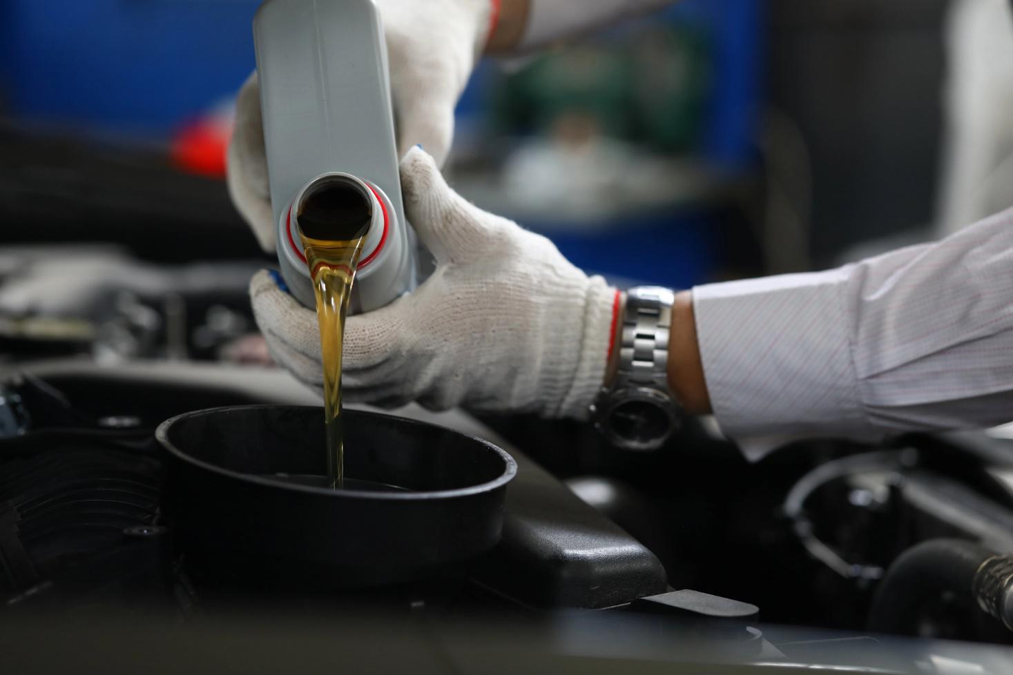 Choosing the Right Transmission Fluid – A Guide from Your Auto Repair Experts